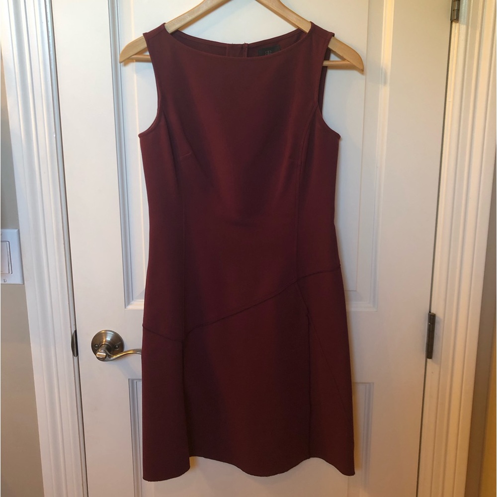 BANANA REPUBLIC Maroon Sleeveless Sheath Dress • 0